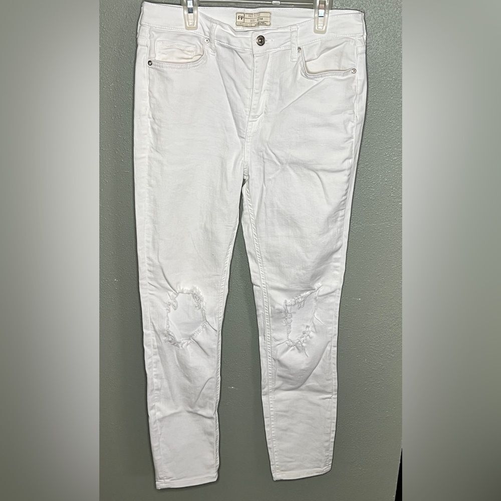 Free People White Distressed High Rise Skinny Jeans Size 29R